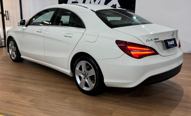 Mercedes-Benz CLA-180 1.6 16V 122cv Aut. 2018 Gasolina-4