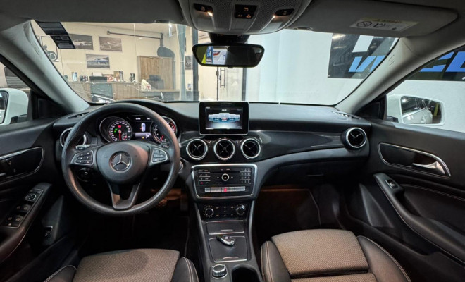 Mercedes-Benz CLA-180 1.6 16V 122cv Aut. 2018 Gasolina-10