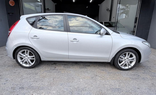 Hyundai i30 2.0 16V 145cv 5p Aut. 2011 Gasolina-7