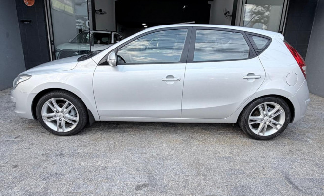 Hyundai i30 2.0 16V 145cv 5p Aut. 2011 Gasolina-10