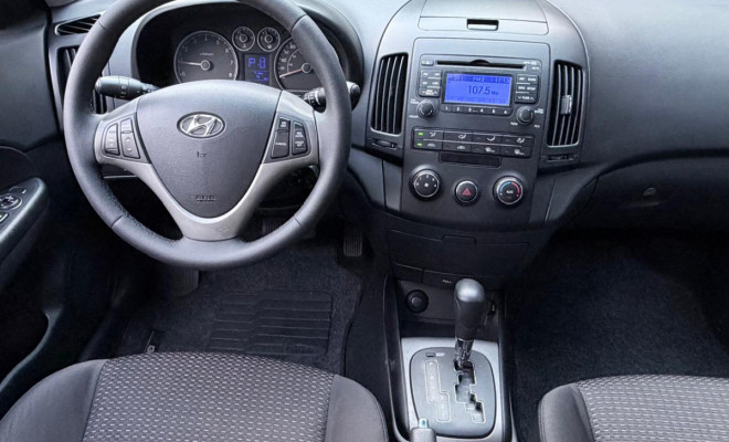 Hyundai i30 2.0 16V 145cv 5p Aut. 2011 Gasolina-6