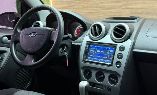 Ford Fiesta Sed. 1.6 8V Flex 4p 2011 Flex-8