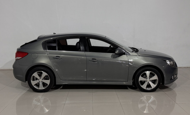 GM - Chevrolet CRUZE LT 1.8 16V FlexPower 4p Mec. 2014 Flex-6
