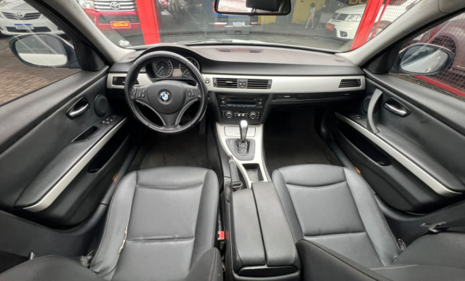 BMW 320iA 2010 Gasolina-7