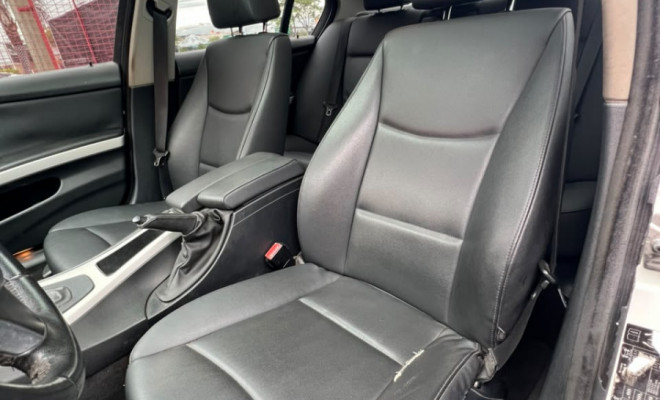 BMW 320iA 2010 Gasolina-8