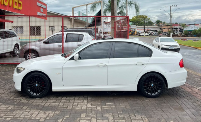 BMW 320iA 2010 Gasolina-0