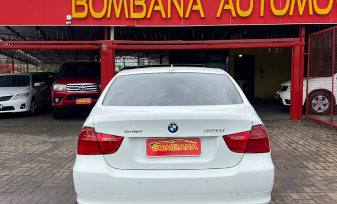 BMW 320iA 2010 Gasolina-2