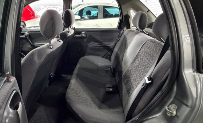 GM - Chevrolet Corsa Sed.Wind 1.0/Millenium/Classic VHC 2004 Gasolina-10
