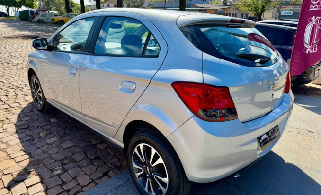 GM - Chevrolet ONIX HATCH LTZ 1.4 8V FlexPower 5p Aut. 2015 Flex-4