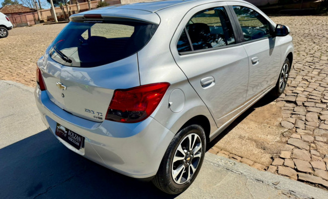 GM - Chevrolet ONIX HATCH LTZ 1.4 8V FlexPower 5p Aut. 2015 Flex-2