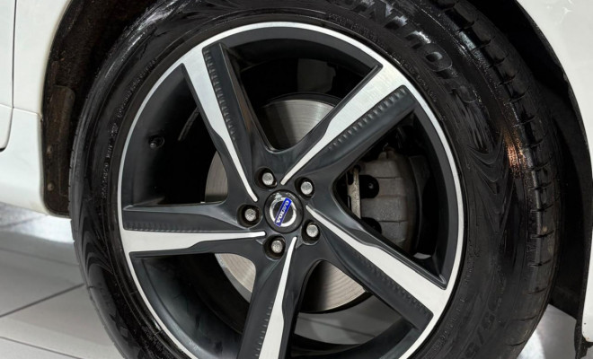 Volvo XC 60 R-DESIGN 3.0 304cv AWD 5p 2015 Gasolina-6