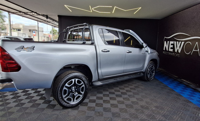 Toyota Hilux CD SRV 4x4 2.8 TDI Diesel Aut. 2022 Diesel-4
