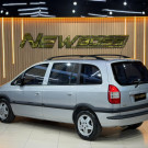 GM - Chevrolet Zafira 2.0/ CD 2.0  8V  MPFI 5p Mec. 2002 Gasolina-2