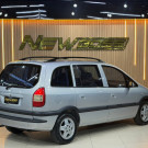 GM - Chevrolet Zafira 2.0/ CD 2.0  8V  MPFI 5p Mec. 2002 Gasolina-0