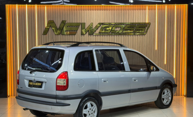 GM - Chevrolet Zafira 2.0/ CD 2.0  8V  MPFI 5p Mec. 2002 Gasolina-0