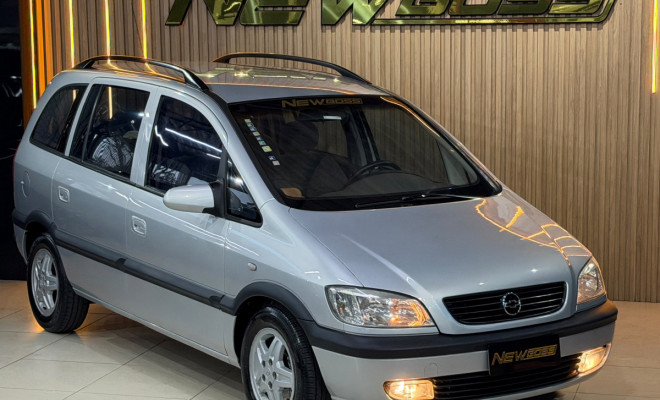 GM - Chevrolet Zafira 2.0/ CD 2.0  8V  MPFI 5p Mec. 2002 Gasolina-3