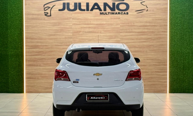 GM - Chevrolet ONIX HATCH LT 1.4 8V FlexPower 5p Mec. 2017-15