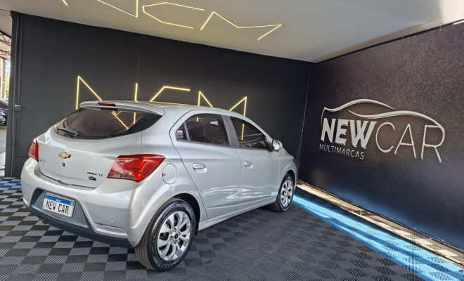 GM - Chevrolet ONIX HATCH LT 1.4 8V FlexPower 5p Mec. 2017 Flex-2