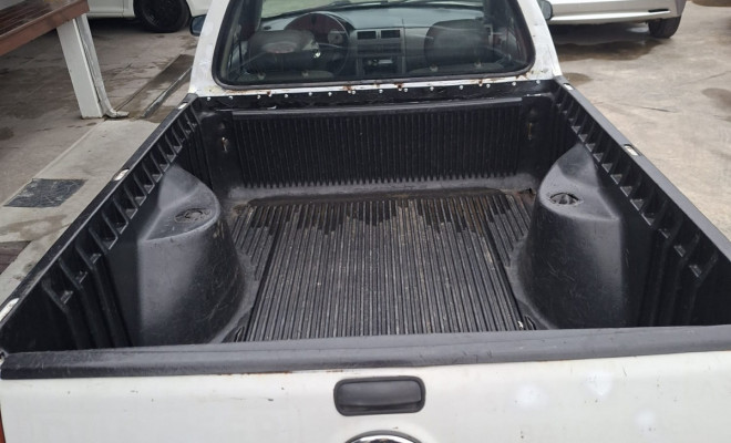VW - VolksWagen Saveiro 1.8 Mi 2001 Gasolina-8