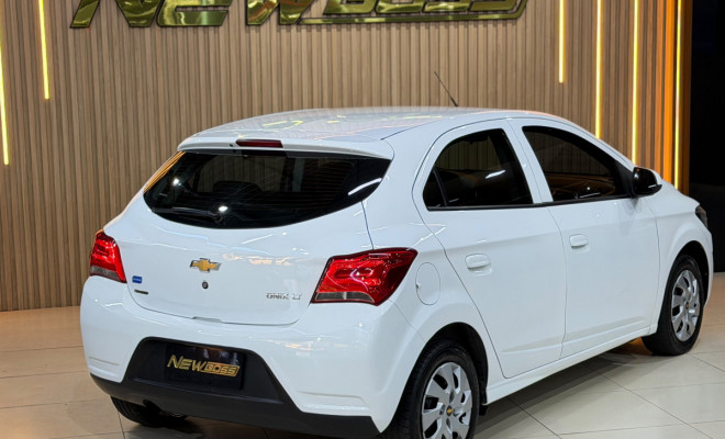 GM - Chevrolet ONIX HATCH LT 1.0 8V FlexPower 5p Mec. 2017 Flex-4