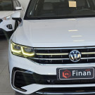 VW - VolksWagen TIGUAN Allspac R-Line 300 TSI 2.0  2024 Gasolina-3