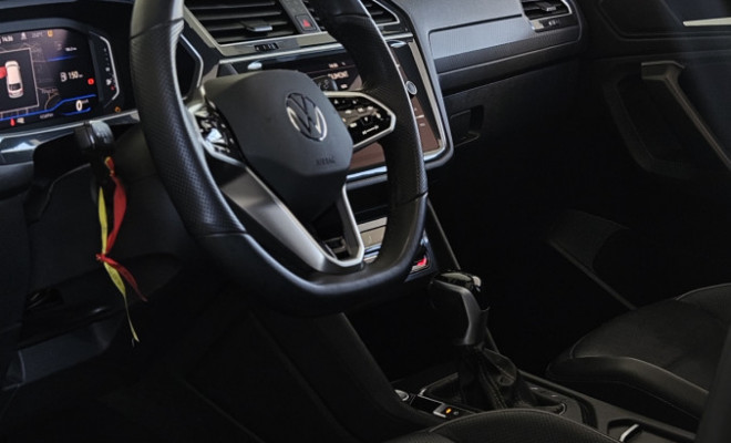 VW - VolksWagen TIGUAN Allspac R-Line 300 TSI 2.0  2024 Gasolina-6