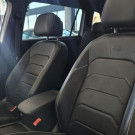 VW - VolksWagen TIGUAN Allspac R-Line 300 TSI 2.0  2024 Gasolina-11