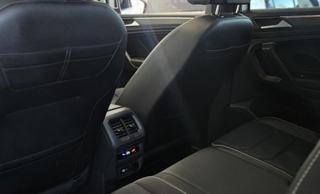VW - VolksWagen TIGUAN Allspac R-Line 300 TSI 2.0  2024 Gasolina-13