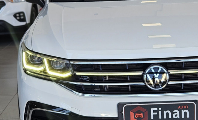 VW - VolksWagen TIGUAN Allspac R-Line 300 TSI 2.0  2024 Gasolina-3