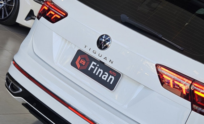 VW - VolksWagen TIGUAN Allspac R-Line 300 TSI 2.0  2024 Gasolina-16