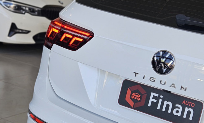 VW - VolksWagen TIGUAN Allspac R-Line 300 TSI 2.0  2024 Gasolina-15
