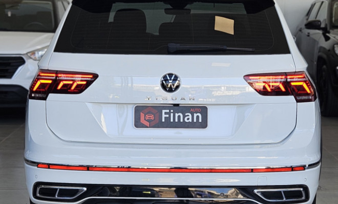 VW - VolksWagen TIGUAN Allspac R-Line 300 TSI 2.0  2024 Gasolina-14