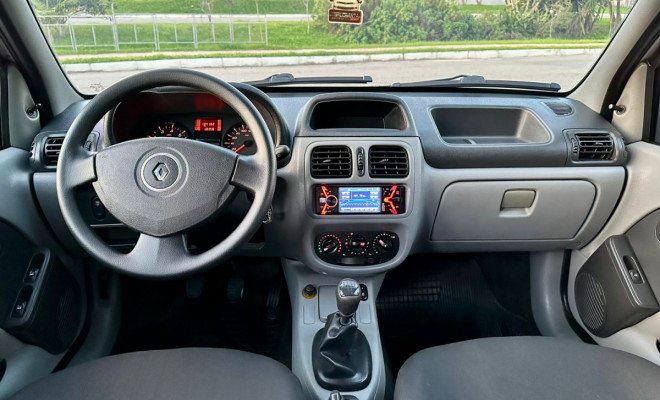 Renault Clio 1.0 Hi-Flex - 2012-9