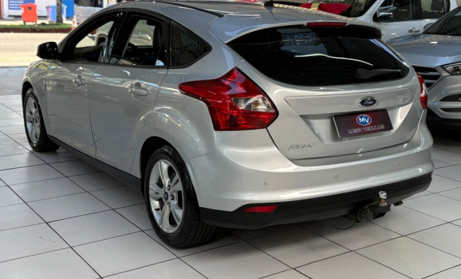 Ford Focus 1.6 S/SE/SE Plus Flex 8V/16V  5p 2014 Flex-3