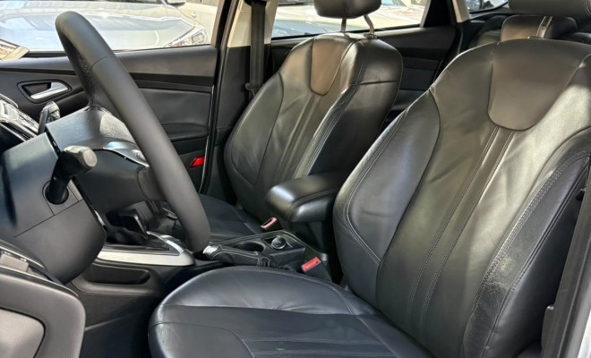 Ford Focus 1.6 S/SE/SE Plus Flex 8V/16V  5p 2014 Flex-11