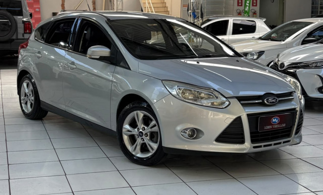 Ford Focus 1.6 S/SE/SE Plus Flex 8V/16V  5p 2014 Flex