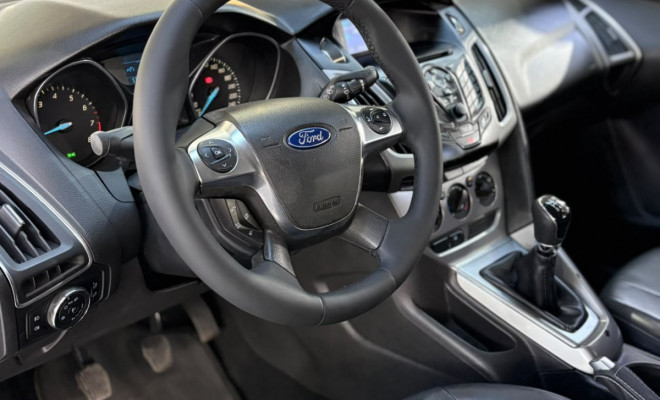 Ford Focus 1.6 S/SE/SE Plus Flex 8V/16V  5p 2014 Flex-9