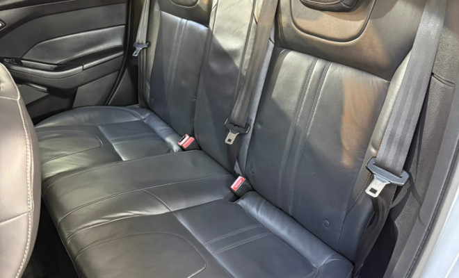Ford Focus 1.6 S/SE/SE Plus Flex 8V/16V  5p 2014 Flex-10