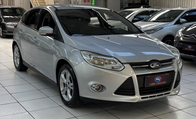 Ford Focus 1.6 S/SE/SE Plus Flex 8V/16V  5p 2014 Flex-0
