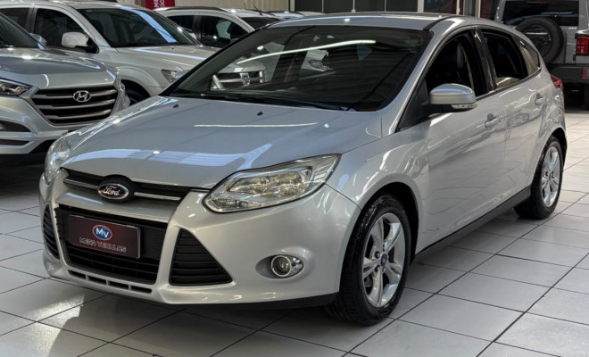 Ford Focus 1.6 S/SE/SE Plus Flex 8V/16V  5p 2014 Flex-2