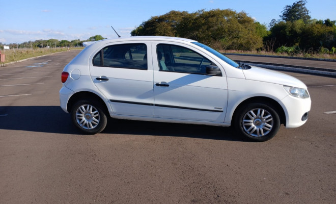 VW - VolksWagen Gol (novo) 1.0 Mi Total Flex 8V 4p 2011 Flex-4
