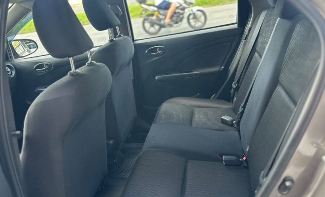 Toyota ETIOS X Sedan 1.5 Flex 16V 4p Aut. 2018 Flex-9