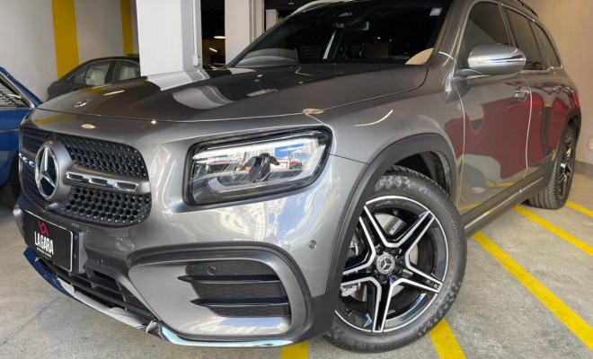 Mercedes-Benz GLB 220 4M AMG Line 2.0 TB Híbrido Aut. 2025