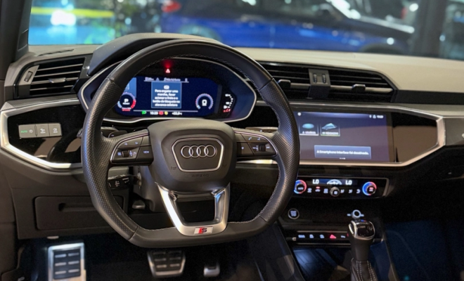 Audi Q3 SPB Perf. Black 2.0 TFSI Tipt. Quat. 2023 Gasolina-13