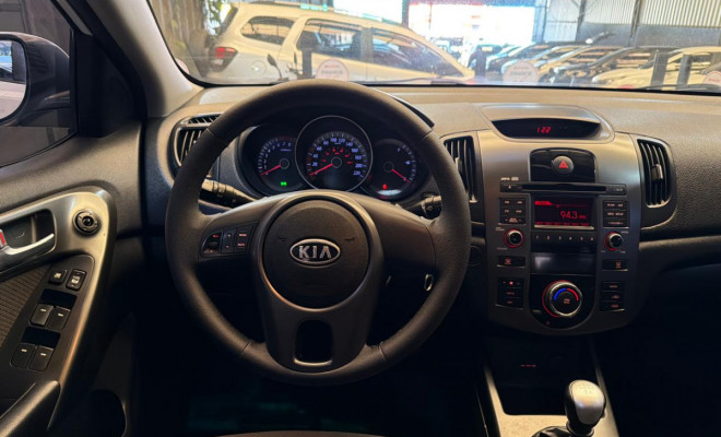Kia Motors Cerato 1.6 16V Mec. 2011 Gasolina-6