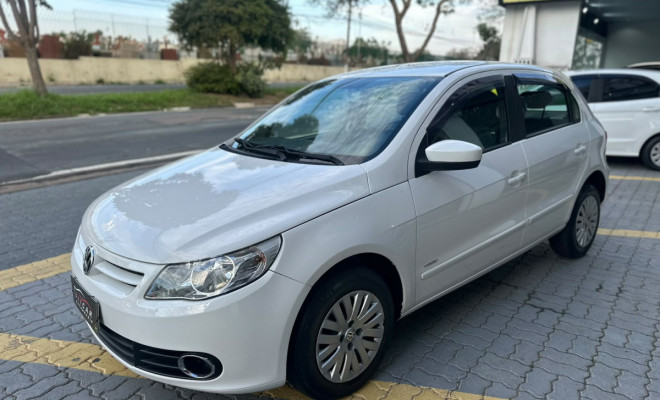 VW - VolksWagen Gol (novo) 1.0 Mi Total Flex 8V 4p 2012 Flex-0