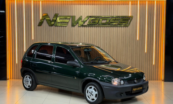 GM - Chevrolet Corsa Hatchback 1.0 MPFI 8V 71cv 5p 2002 Gasolina