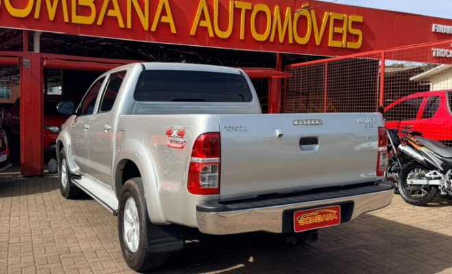 Toyota Hilux CD SRV D4-D 4x4 3.0 TDI Diesel Aut 2013 Diesel-1