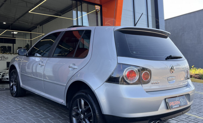 VW - VolksWagen Golf Sportline 1.6 Mi Total Flex 8V 4p 2014 Flex-23