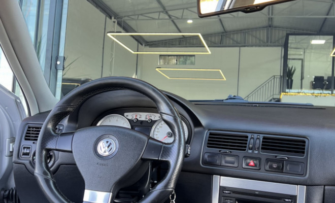 VW - VolksWagen Golf Sportline 1.6 Mi Total Flex 8V 4p 2014 Flex-9